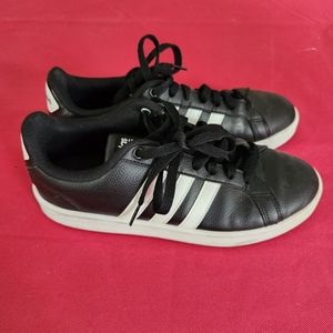 Women's 7.5 Adidas neo cloudform sneakers